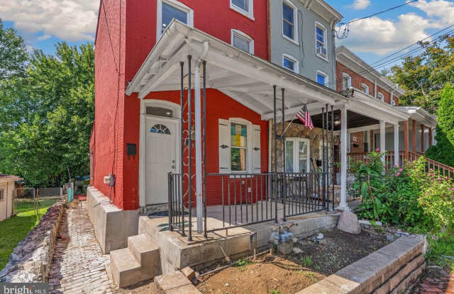 905 MULBERRY Street Gallery 2
