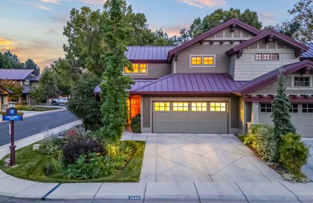 Luxury 3-Bedroom, 2.5-Bath Townhouse Retreat in the Heart of Boise photos photos