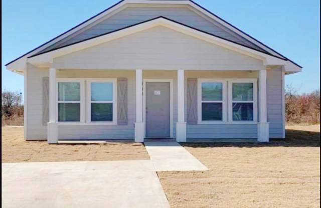 Adorable 3/2 with Convenient Location - 909 Westgate Avenue, Durant, OK 74701 Adorable 3/2 with Convenient Location - 909 Westgate Avenue, Durant, OK 74701