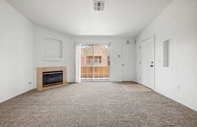 *2 WEEKS FREE RENT FOR QUALIFIED APPLICANTS WITH IMMEDIATE MOVE IN!!**HCVP CONSIDERED! *CUTE CONDO IN GATED COMMUNITY NEAR NELLIS AFB*HCVP CONSIDERED! Gallery 4