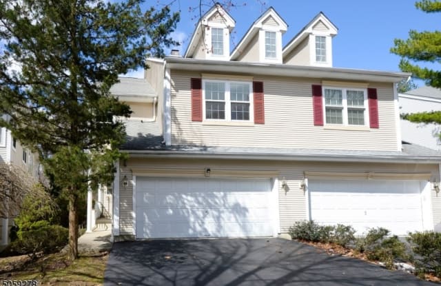 35 Harrier Ct - 35 Harrier Court, Passaic County, NJ 07470