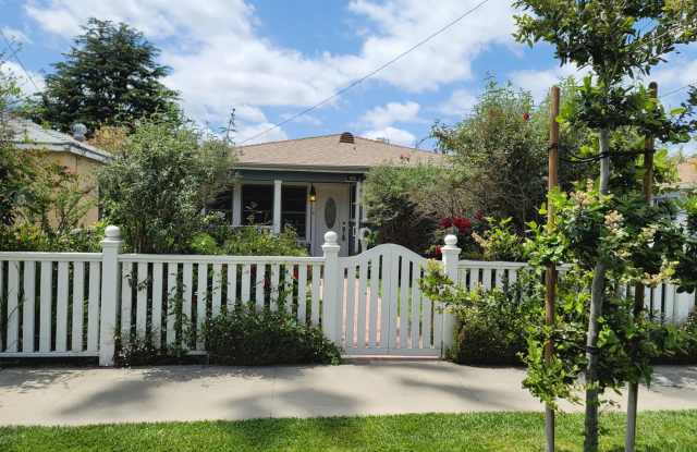 422 N Shaffer St - Available 6/1/2026 photos photos