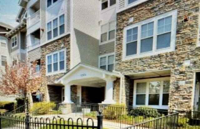 12824 CLARKSBURG SQUARE Road Gallery 3