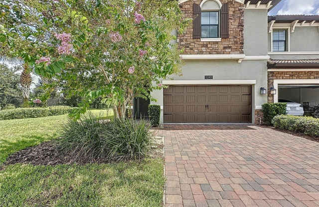 1249 ROYAL ST GEORGE BOULEVARD photos photos
