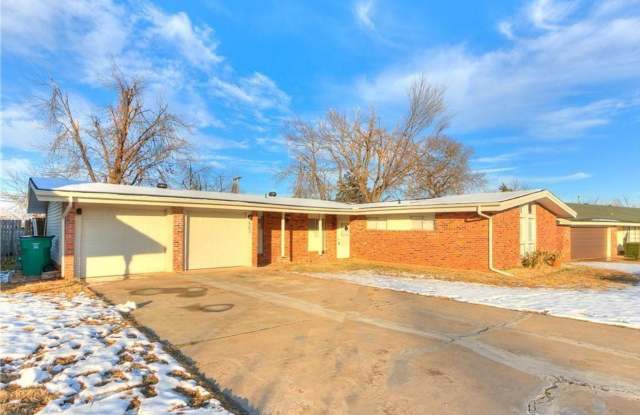 Spacious 3 Bedroom 2 bath near Wildewood Hills, OKC! photos photos