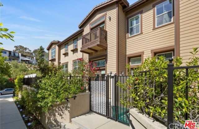 732 Tennis Club Ln Gallery 2