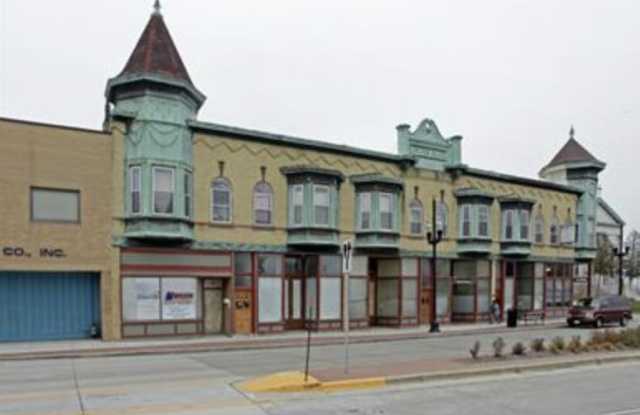 902  1/2 State Street - 4 - 902 State Street, Racine, WI 53404