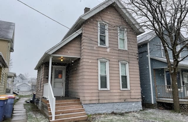 814 First Street Northwest - 814 1st Street Northwest, Grand Rapids, MI 49504