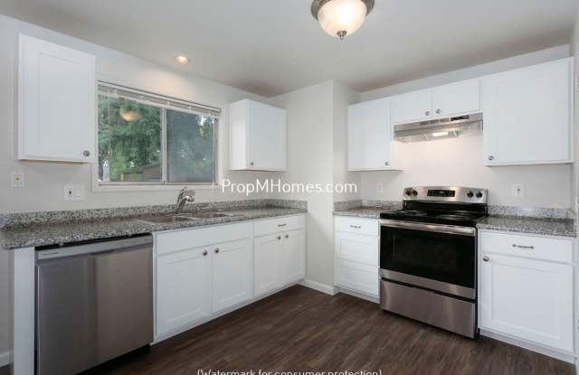 Quaint Ranch Style Home with Fenced Yard! photos photos