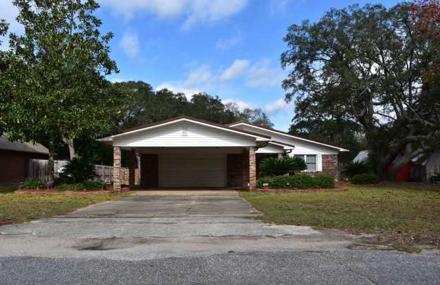 Three Bedroom Two Bath outside Eglin Gates photos photos