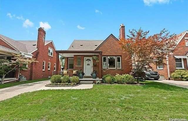 405 N LAFAYETTE Street photos photos