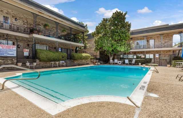 4413 Bellaire Drive S Gallery 2