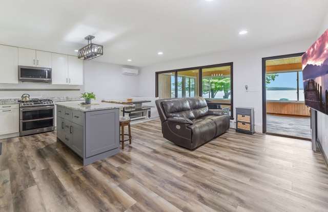 Rare green lake lake home for long term rent! Bring your fishing boat! photos photos