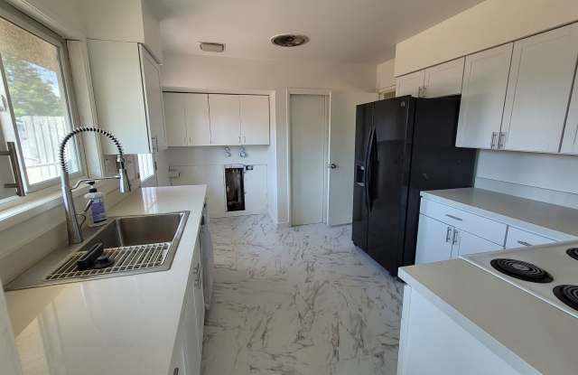 Moses Lake 3 bedroom 1 bath with den and garage photos photos
