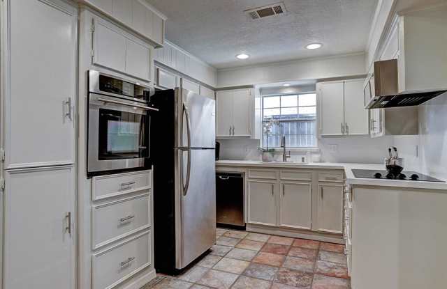 6532 Weslayan Gallery 4