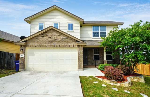 Exquisite Residence Nestled in the Sought-After Solana Ridge Subdivision - Realtor Commission: $350 - 7110 Phoebe View, San Antonio, TX 78252
