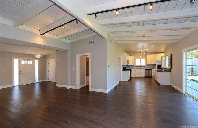 5623 Babbitt Avenue Gallery 3