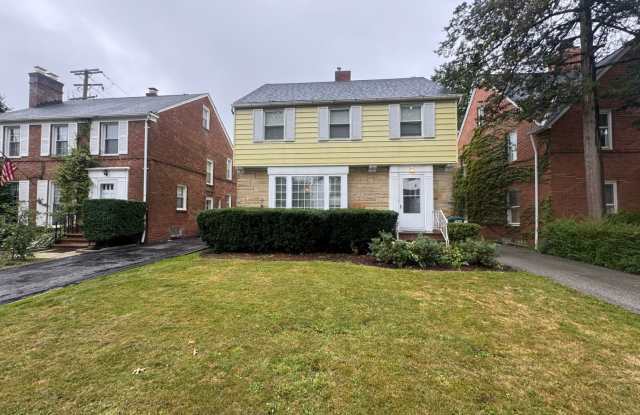 Charming 3-Bedroom Property in Prime Location photos photos