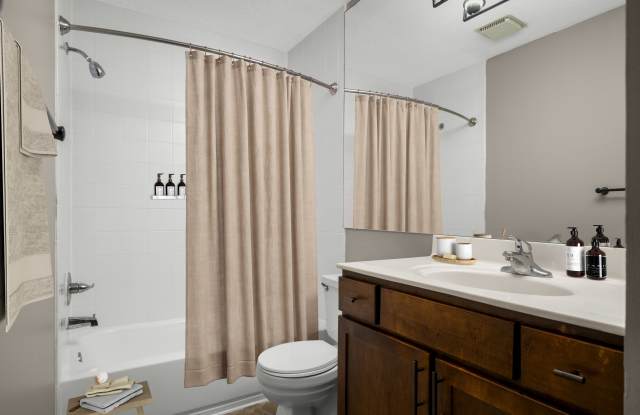 Willow Creek Apartments Gallery 4