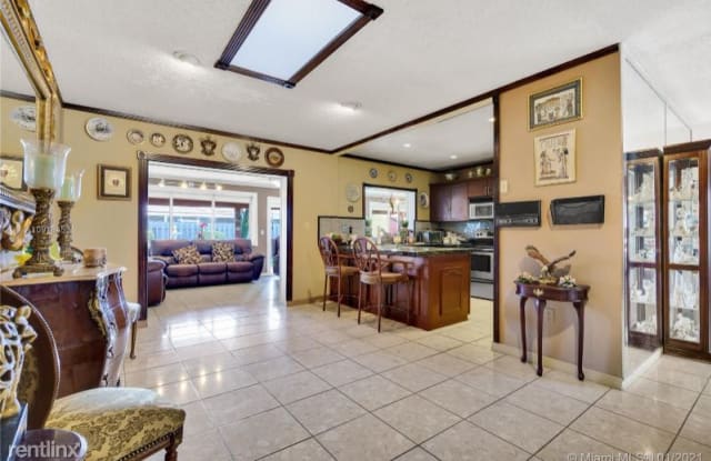 8952 SW 10 Terrace - 8952 Southwest 10th Terrace, Westchester, FL 33174
