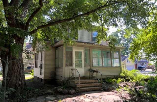 2 Bedroom / 1 1/2 bath in Lake neighborhood photos photos 2 Bedroom / 1 1/2 bath in Lake neighborhood photos photos