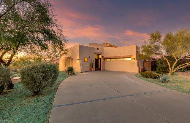 9940 E DESERT TRAIL Lane Gallery 2