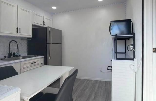 7529 W Comet Avenue Gallery 2