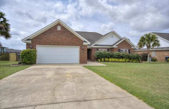 3 Bedroom/2 Bathroom Home with Deck, Garage, and Fenced Backyard less than 3 Miles from Ft. Gordon photos photos
