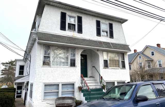 725 W BROAD Street unit: 4 - 725 West Broad Street, Quakertown, PA 18951