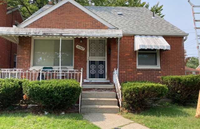 3 Bedroom Bungalow, Corner House, New Carpet Fenced in Backyard photos photos
