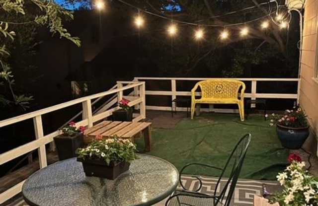 Three Bedrooms on West 2nd Ave photos photos