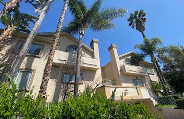 7020 Lennox Ave 7A - 7020 Lennox Avenue, Los Angeles, CA 91405