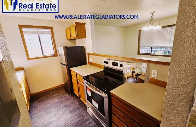 Pet Friendly Two Bedroom/Two Bathroom Condo in Lynnwood - 15416 40th Avenue West, North Lynnwood, WA 98087