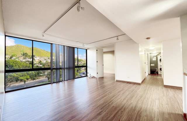 Downtown Living at Royal Queen Emma! 2 PARKING!! photos photos