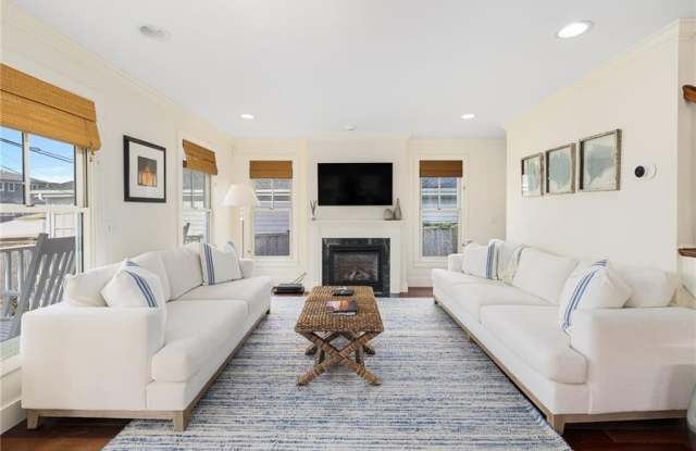 44 Tuckerman Avenue Gallery 4