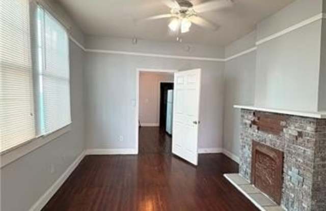 1204 S GENOIS Street Gallery 4