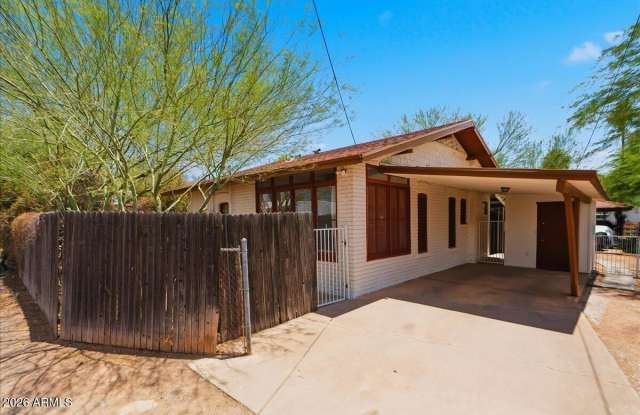 930 E CORONADO Road photos photos