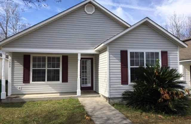 Beautiful 3 Bedroom/2 Bath Home in Valdosta GA photos photos