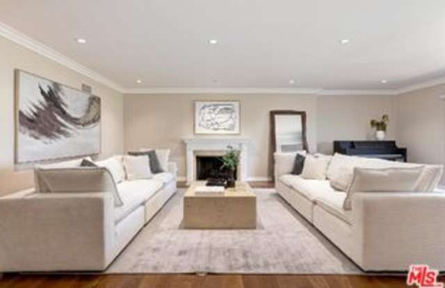2302 Duxbury Circle Gallery 3