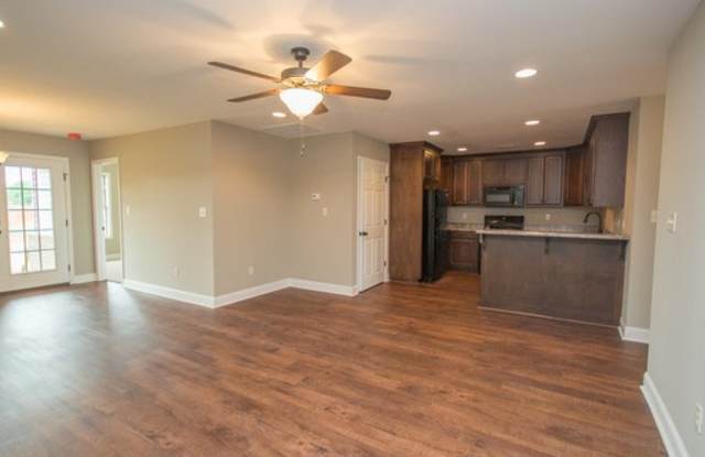 Minutes to Mazda/Toyota, Amazon, Polaris!! photos photos