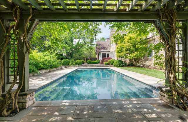 A timeless Cape Cod-style estate! photos photos