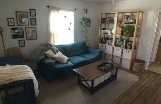 Blacksburg, 1BR / 1 BA, Available NOW Gallery 4