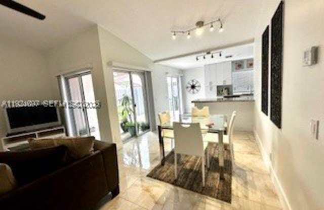 1542 Springside Dr Gallery 3