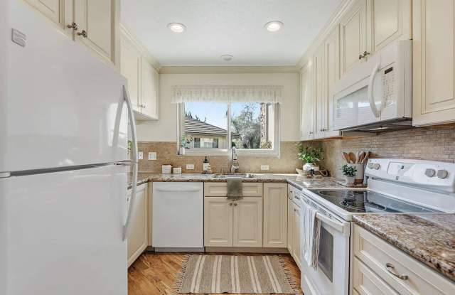 5930 Encina Rd Unit 3 photos photos