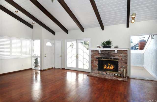 513 Narcissus Avenue 1/2 - 513 Narcissus Avenue, Newport Beach, CA 92625