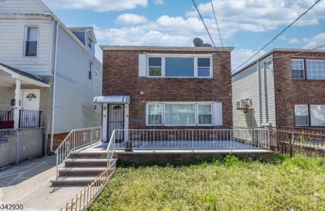 13 Boyd Ave photos photos