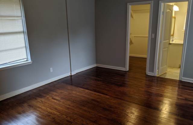 606 Bizerte St. Gallery 4