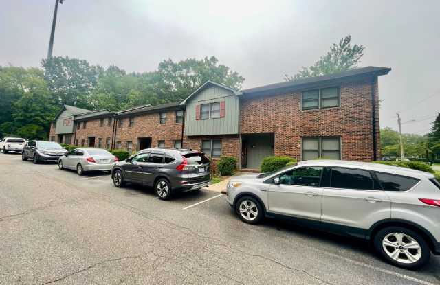 Discover this well-maintained 2-bedroom, 2-bath townhouse in Statesville, NC. photos photos