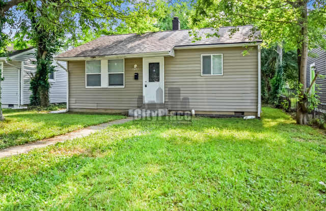 2921 N Gladstone Ave photos photos