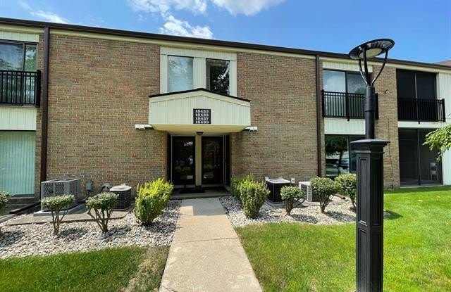 18453 University Park Drive - 18453 University Park Drive, Livonia, MI 48152